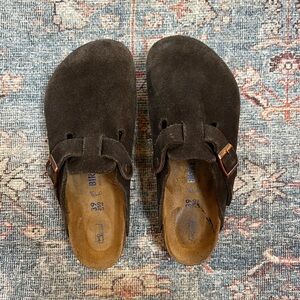 Birkenstock Boston suede clogs in mocha | 39 | women’s size 8